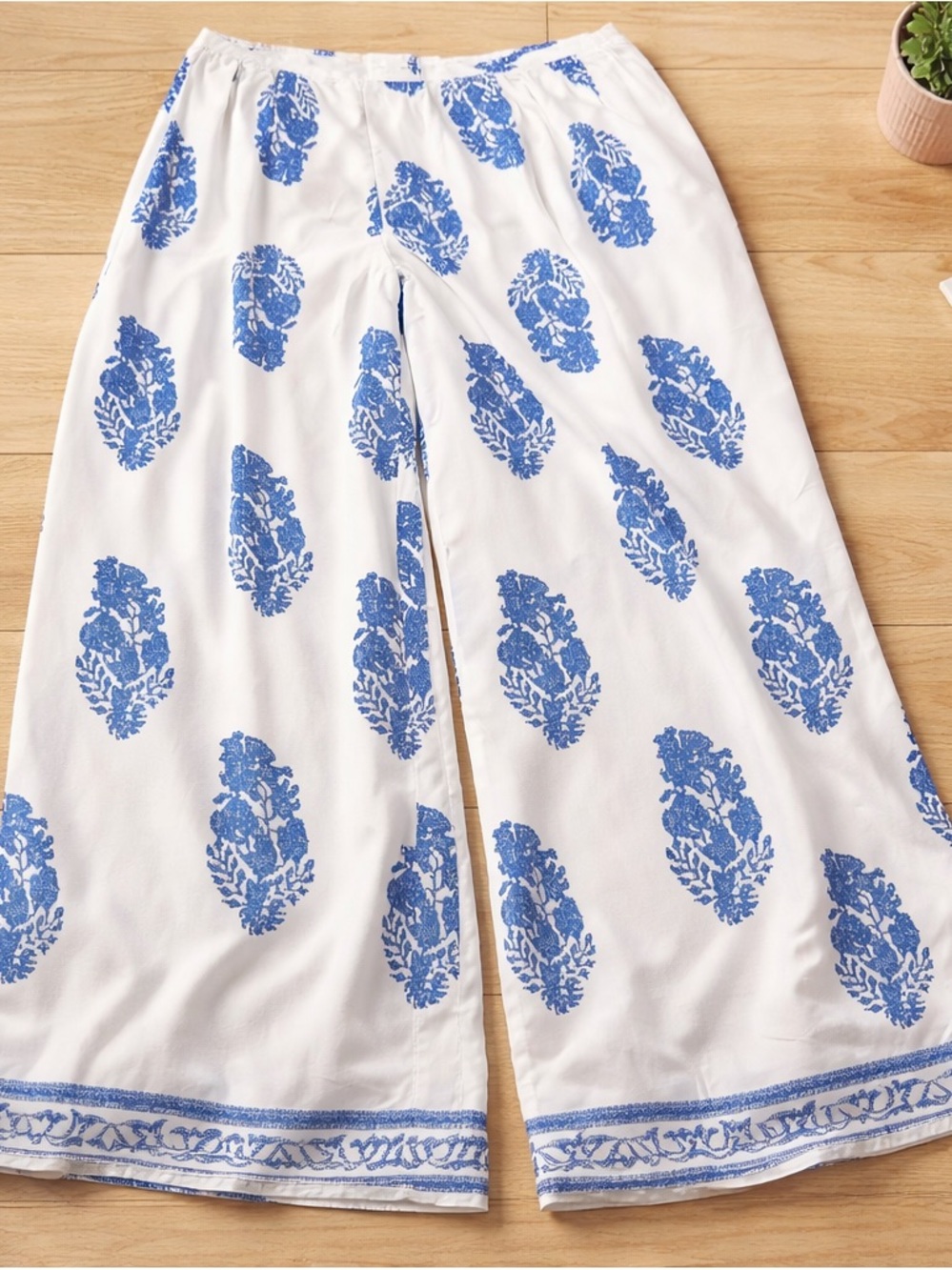 White & Blue Print smooth soft feel Long high rise Wide-Leg Pants & bandeau top